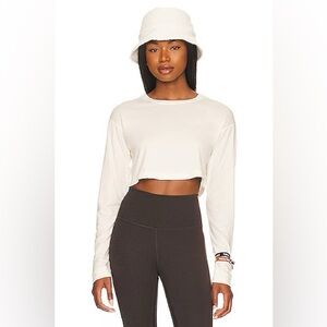 Stella Long Sleeve Cropped Tee in Parchment
WELLBEING + BEINGWELL